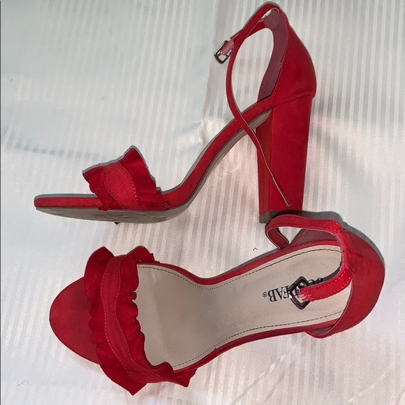 High heels - Picture 2 of 4